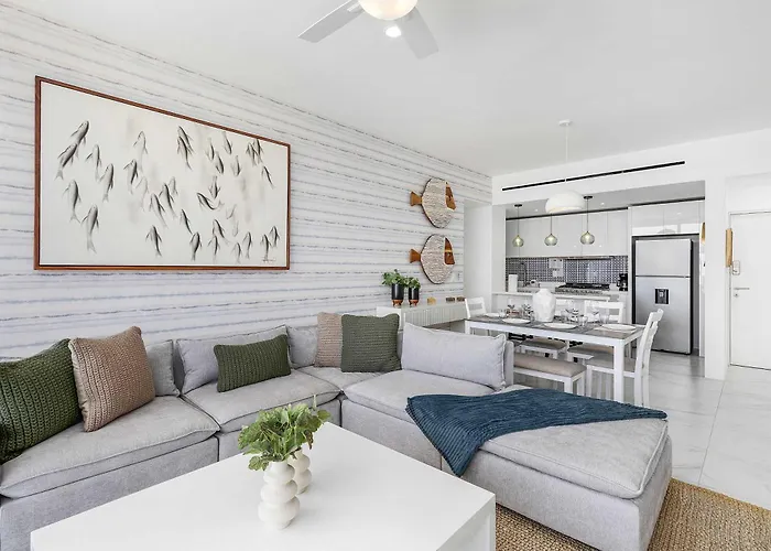 Marea Walk To Medano Stylish In Cabo Apartment